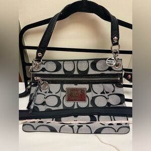 Coach Poppy crossbody purse. Crossbody and shoulder strap included.